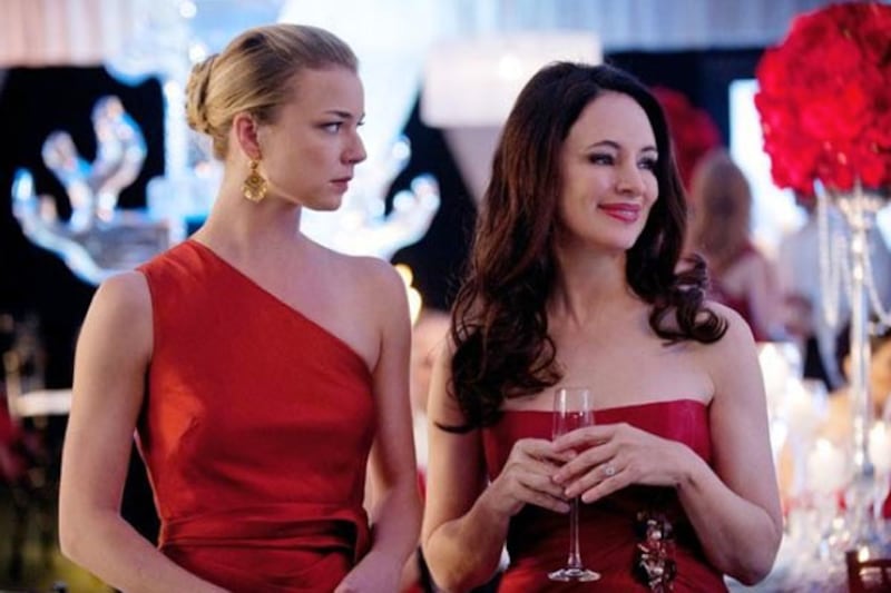 articles/2012/02/28/revenge-emily-vancamp-mike-kelley-madeleine-stowe-gabriel-mann-on-the-abc-soap/revenge-lacob-tease_jaz0jq