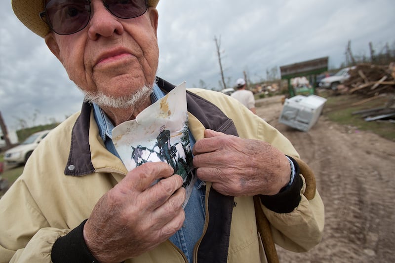 galleries/2014/04/29/the-path-of-destruction-tornadoes-left-in-the-south-photos/140430-tornado-update3_nwvmfm