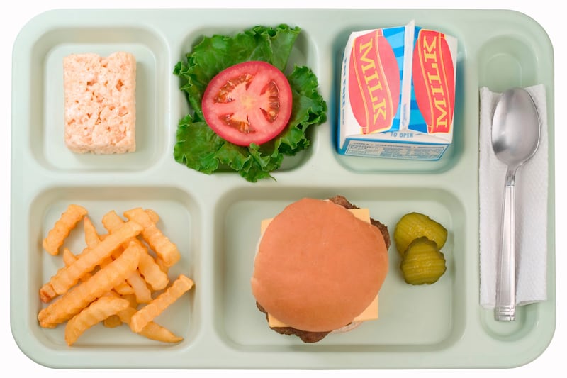 articles/2014/05/25/the-government-is-still-failing-kids-on-school-lunches/140523_school_lunch_saunders_tease_b0umrd