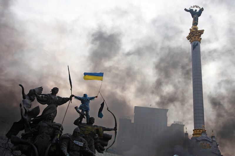 articles/2014/02/19/photos-from-the-fiery-battle-for-kyiv-ukraine/140220-ukraine-storify2_bjjozw