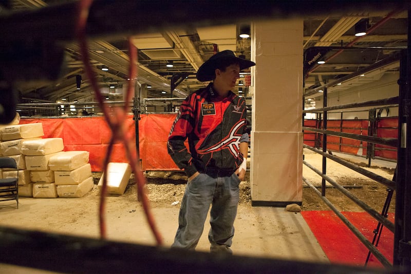 galleries/2016/01/16/behind-the-bull-a-night-with-a-professional-bull-rider-photos/160116_PBR_MSG_1_prbe9v