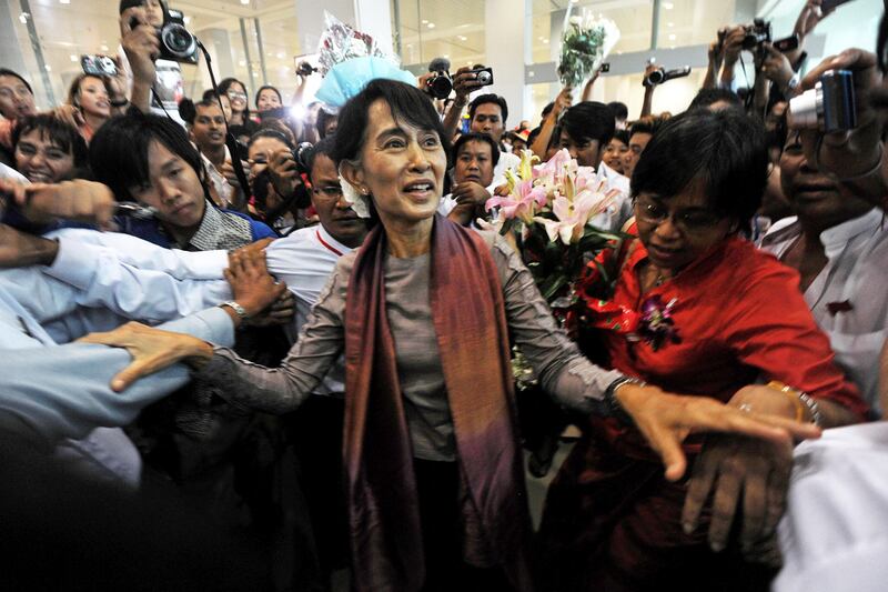 articles/2012/08/24/the-backlash-against-aung-san-suu-kyi/suu-kyi-lost-halo-popham_brlvco