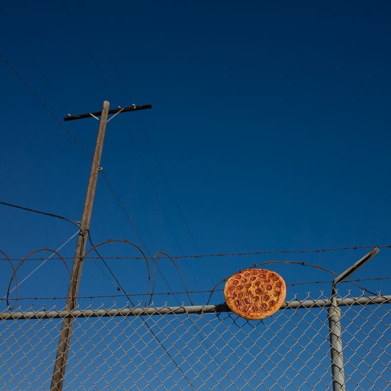 galleries/2014/03/15/pizza-in-the-wild-jonpaul-douglass-photographs-our-favorite-food-in-nature/140312-escaped_pizza_kth81p