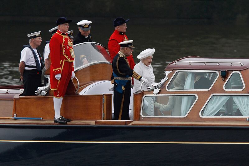 galleries/2012/06/03/queen-elizabeth-s-diamond-jubilee-kate-middleton-prince-william-and-more-photos/launch2-queen-jubilee-celebration_swacyy