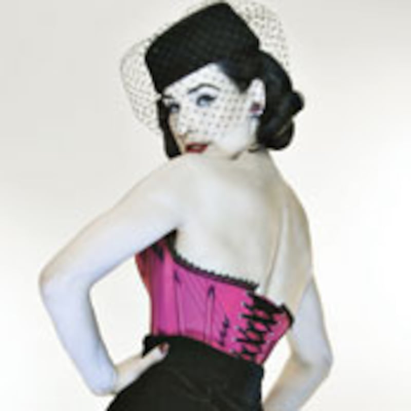 articles/2009/11/11/american-striptease/bussell-dita-von-teese_62154_oklqgv