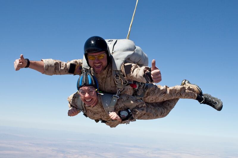 articles/2012/02/26/exclusive-photo-gabrielle-giffords-navy-seal-skydive/gabby-giffords-skydiving-daly_njwu36