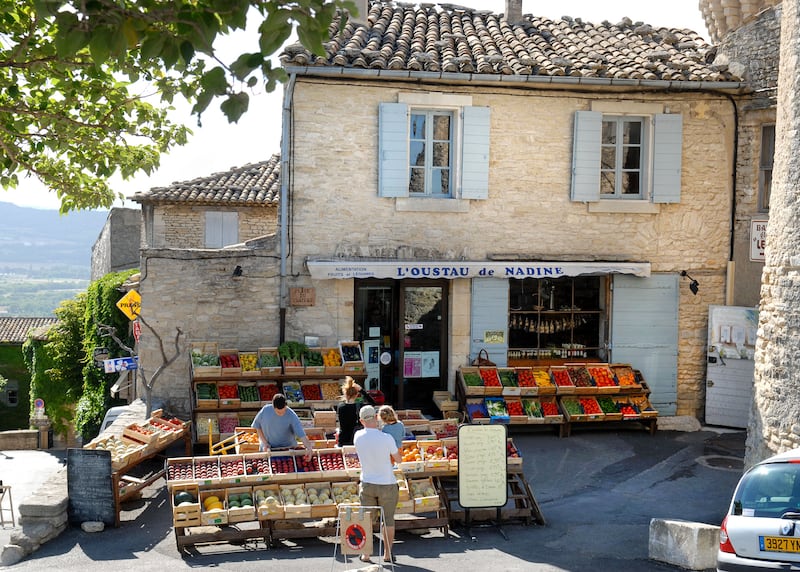 230708-zaleski-gordes-france-embed-03_k8is4t