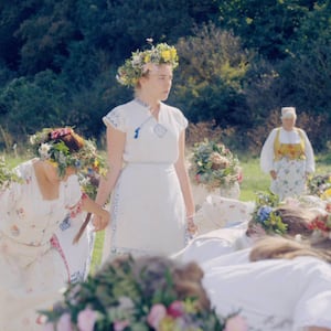 190702-schager-midsommar-tease_1_cozs5s