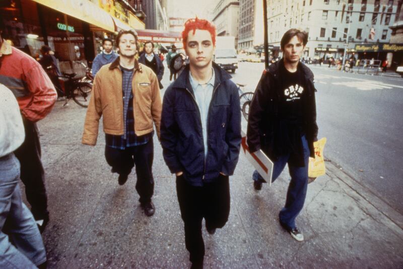 articles/2014/01/31/how-green-day-s-dookie-defined-the-1990s-and-changed-music-forever/140130-romano-greenday-tease_cid7lr