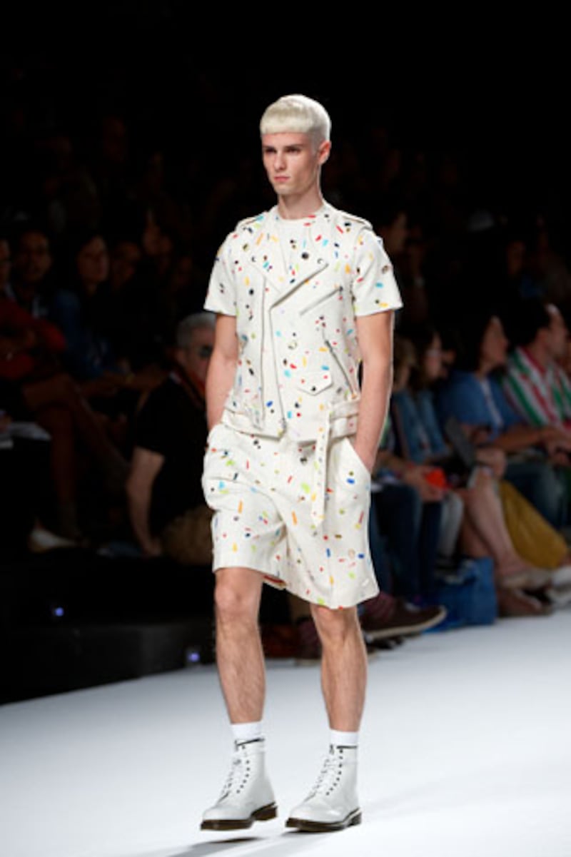 articles/2012/09/04/male-romper-rompers-for-men-debut-at-madrid-fashion-week-photos/mens-rompers-2_btueqh