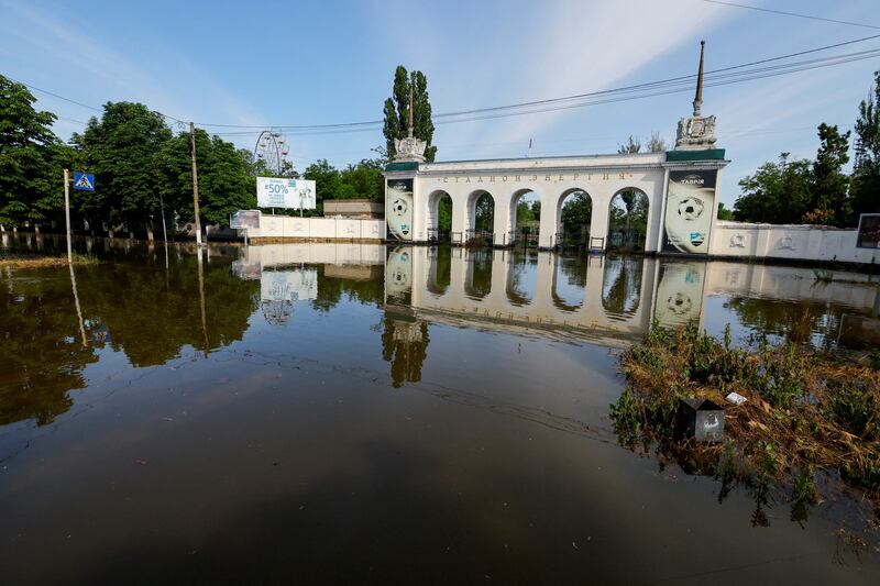 2023-06-07T091707Z_565287793_RC25E1AXU0CG_RTRMADP_3_UKRAINE-CRISIS-BLAST-DAM_ke3jrh