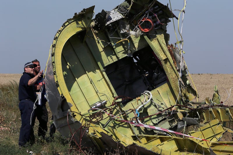 articles/2015/07/17/how-we-know-russia-shot-down-mh17/150716-miller-mh17-embed4_a6mmvt