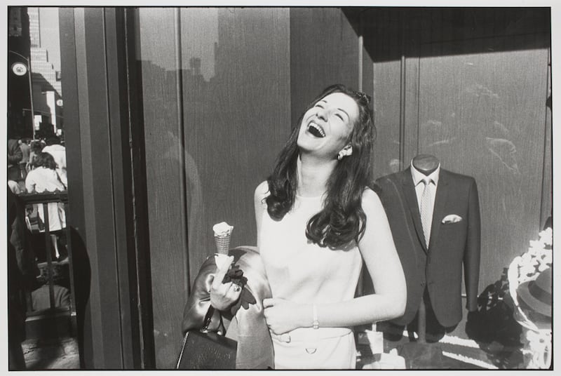 galleries/2013/08/10/garry-winogrands-women-are-beautiful-photos/winogrand-women-7_lfr74q