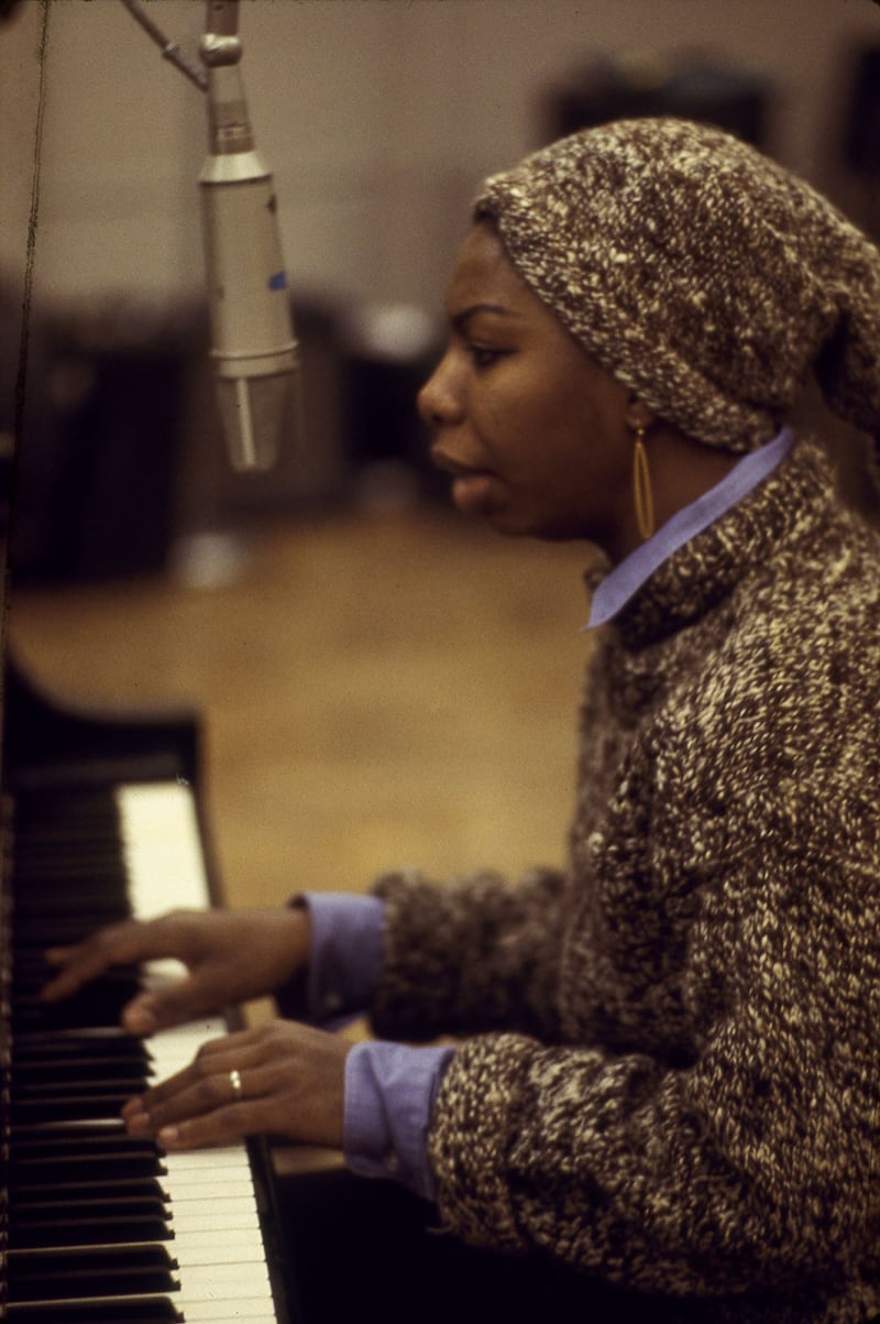 galleries/2016/12/03/exclusive-nina-simone-as-you-ve-never-seen-her/161130-nina-simone-14-embed_noxs64