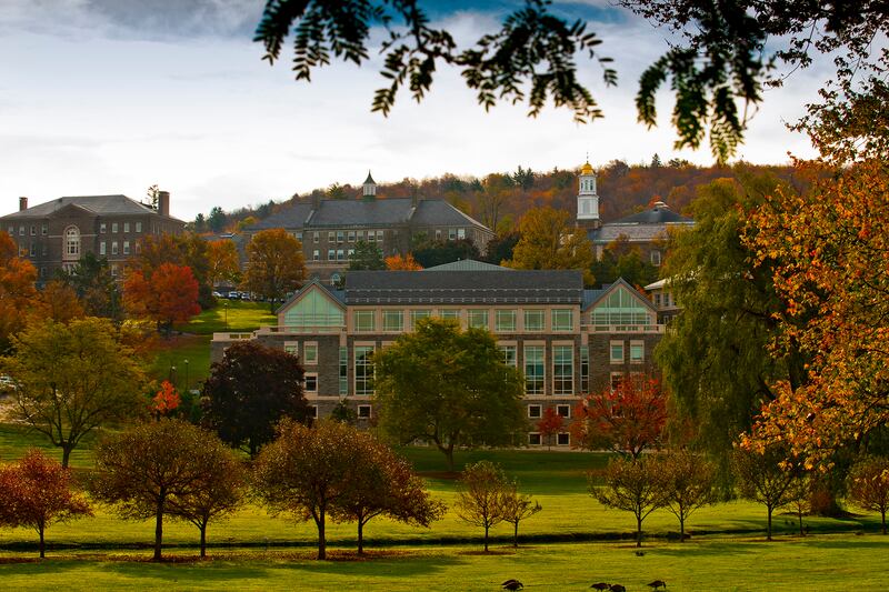 galleries/2013/02/25/25-most-overlooked-colleges-from-grinnell-to-olin/top25-colleges-Colgate-University_nzfvtk