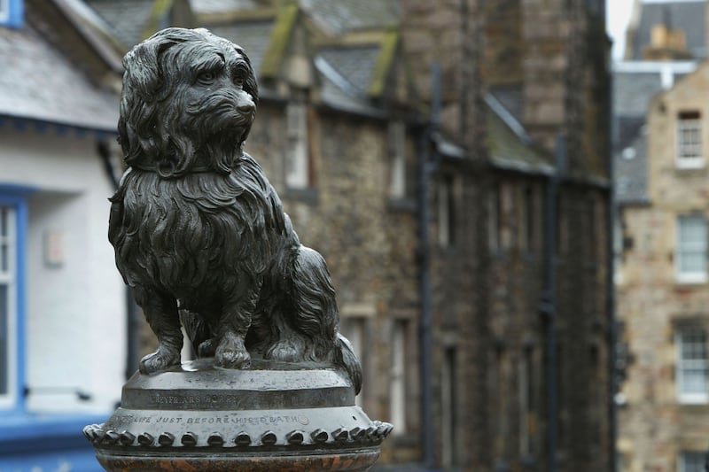 articles/2013/10/31/welcome-to-the-most-haunted-graveyard-in-the-world-safety-not-guaranteed/131030-strochlic-greyfriars-embed2_ysigmx