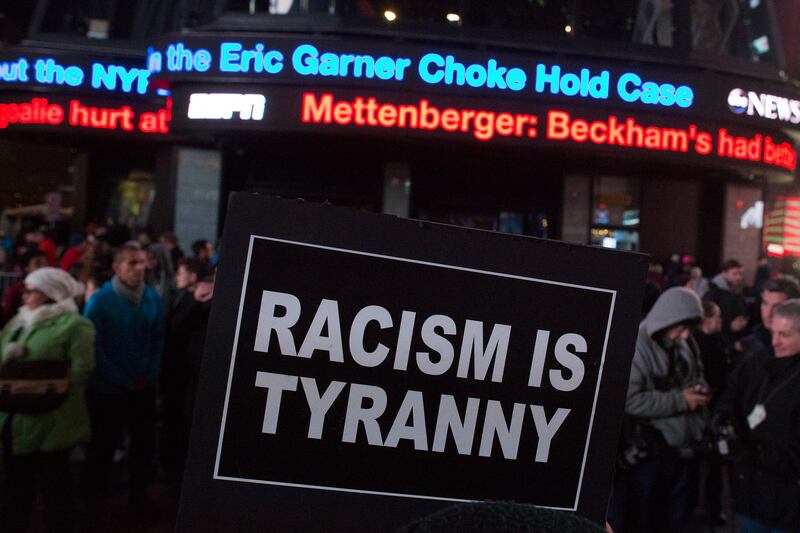 galleries/2014/12/03/scenes-from-the-eric-garner-protests-photos/141203-garner-protest6_jjswyy