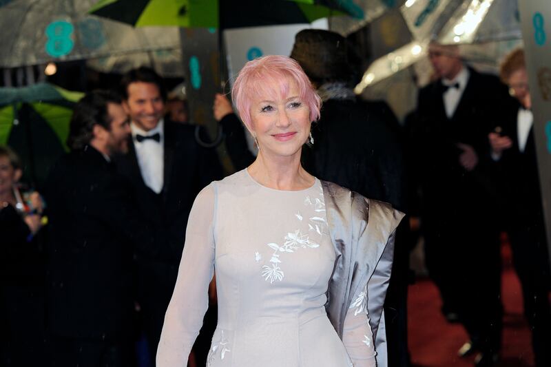 galleries/2011/10/04/pink-hair-trend-photos/130211-Helen-Mirren-pink-hair_skstbq