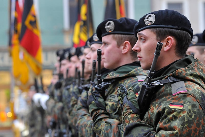 articles/2011/06/26/german-soldiers-can-t-shoot/german-soldiers-theil_gedsbn