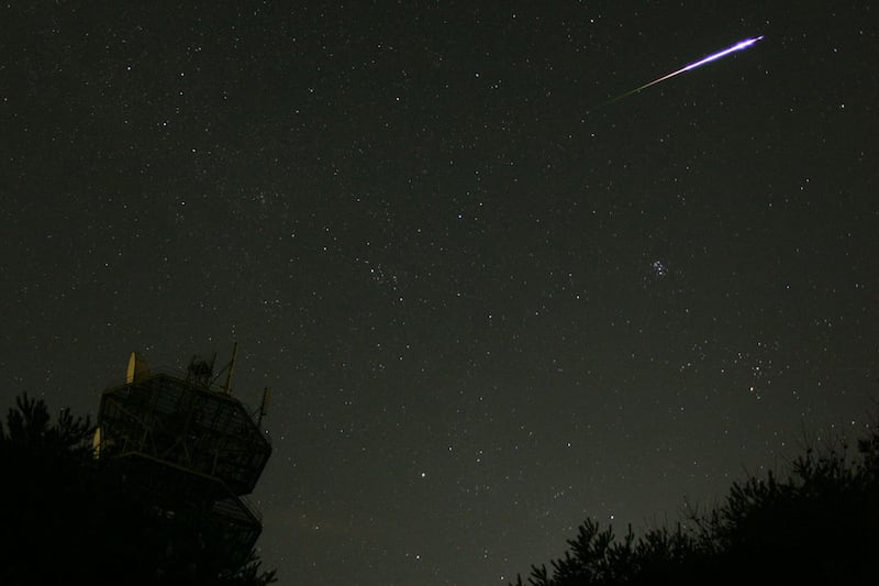 galleries/2011/09/21/nasa-satellite-falling-to-earth-and-other-objects-falling-from-sky-photos/sky-falling-perseid-meteor-shower_mpibn5