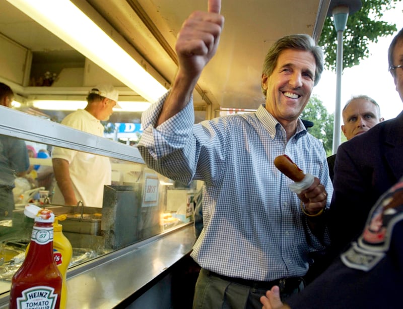 galleries/2011/08/17/politicians-eating-corn-dogs-and-other-foods-on-a-stick/politicians-corn-dogs-john-kerry_jvextt