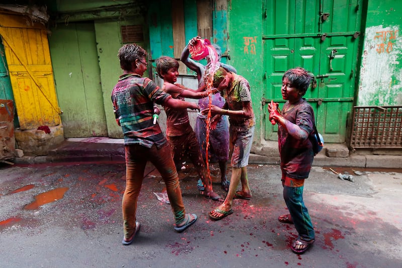 galleries/2016/03/24/india-and-nepal-greet-spring-with-color-photos/160324_holi_06_fr0smn