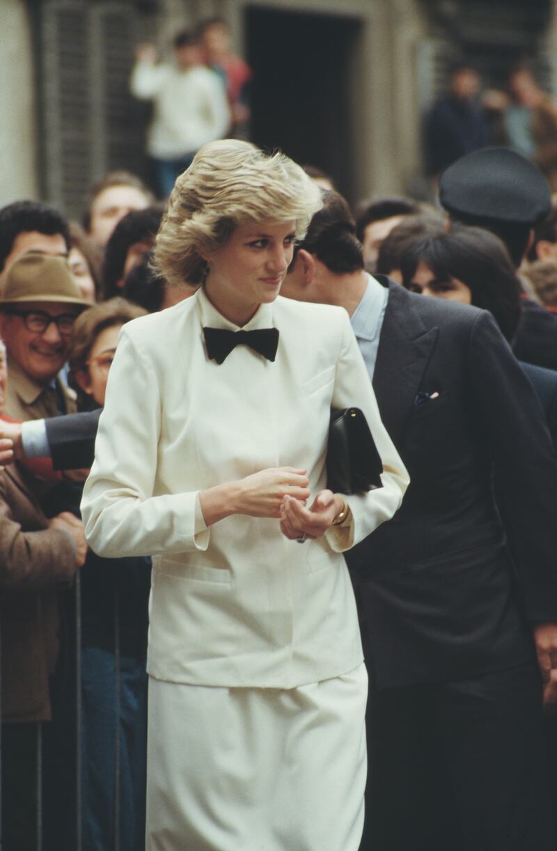 850401-220825-princess-diana-fashion-embed-a_evqzzu