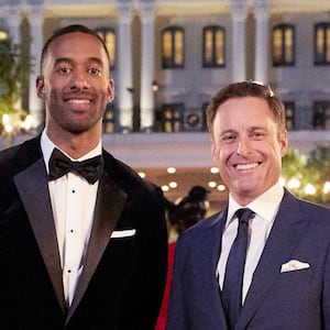 The-Bachelor-Chris-Harrison-Matt-James-2192x1233_gq0mor