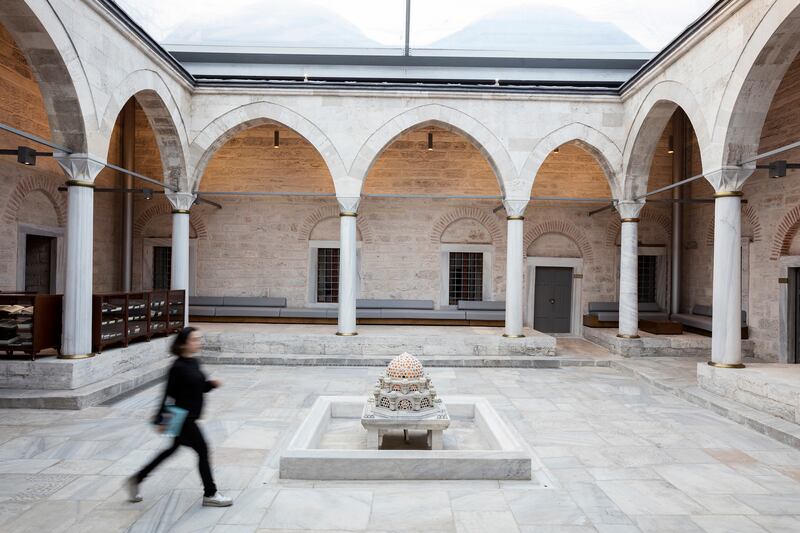 06_Courtyard_Emre_Dorter_ysnkrq